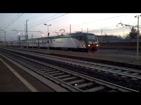 E464 285+5 MDVC+pilota piano ribassato, E464 076+8 piano ribassato - Milano Greco 17/12/2015