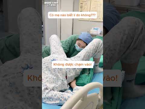 Lí do không được đụng vào tấm bạt xanh là gì nhỉ???