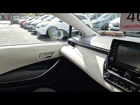 Toyota Corolla 1.8 Hybrid Luna Sport Saloon - Image 2