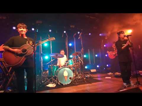 19/20 Tegan and Sara - Sara shares inside thoughts + WDTGG @ Bottom Lounge Chicago 9/13/23