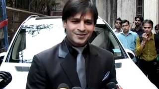 Vivek Oberoi spends time with children from an NGO for a cause