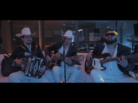 Los Pistones De Uriel Valdez - El Corrido de Cierra Tratos