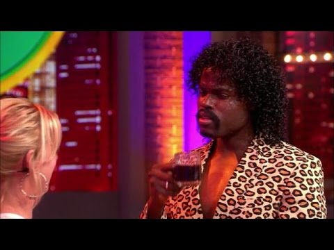 Sidney flirt erop los met Annie - DINO.