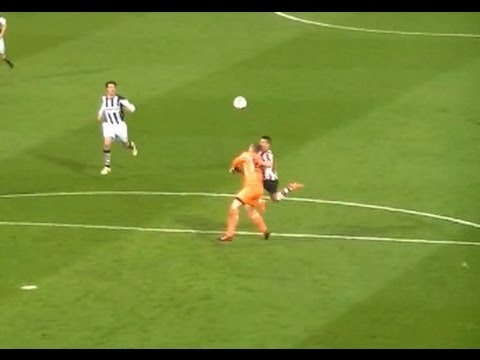 Bekerfinale PSV-Heracles 3-0, Goal Dries Mertens (Botsing met de keeper!!) de 2-0, 8 april 2012