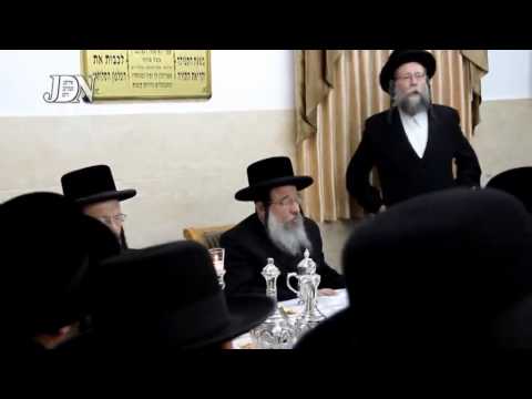Zvehill Rebbe Conducting Yahrtzeit Tish For R' Shlomo Of Karlin - Tamuz 5774