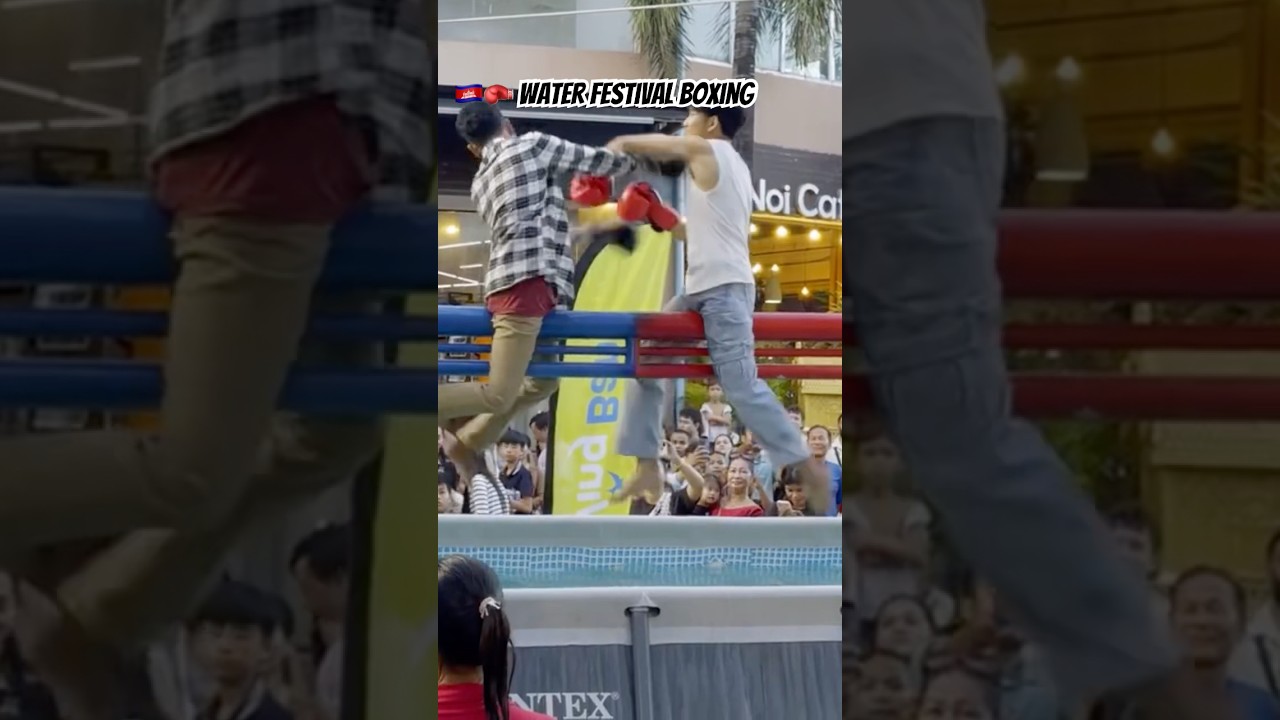 🇰🇭🥊 Water Festival Boxing #siemreap #waterfestival #bonomtouk #bokator #khmer #cambodia #travel