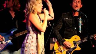 Duesenberg Guitars Jedd Hughes &amp; Sarah Buxton