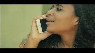 Nay Salgueiro Official