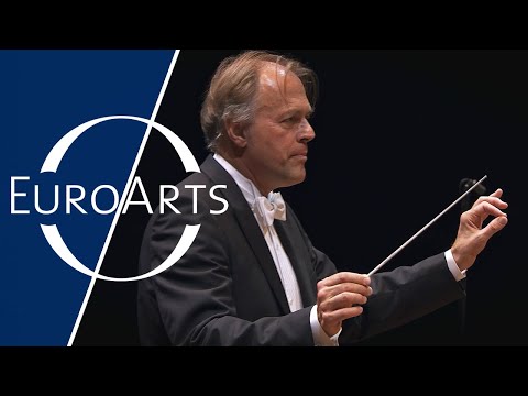 Mozart - Overture of The Marriage of Figaro K. 492 (Orchestre de Paris, Thomas Hengelbrock)
