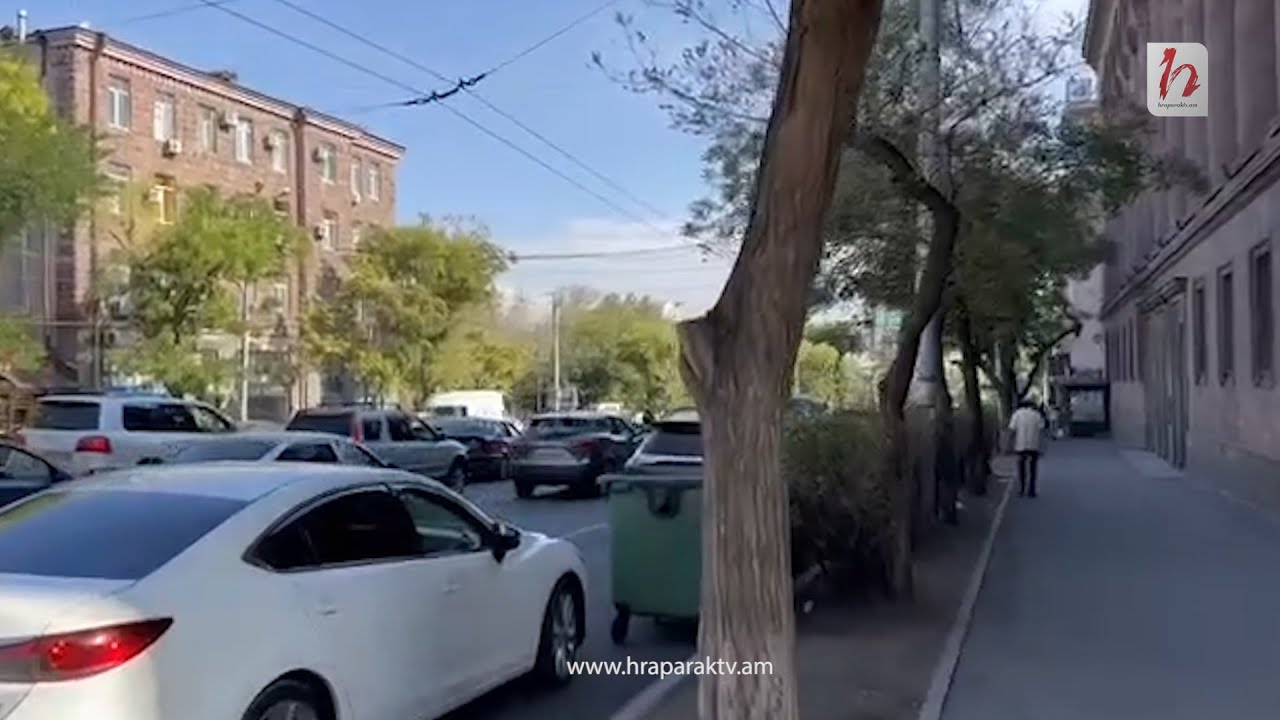 Եթեւեկությունը պարալիզացված է, ցուցարարները ճանապարհներ են փակել