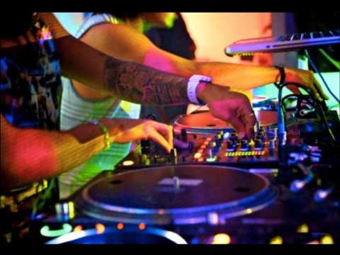 Kid Kaio vs Quintino Sandro Silva -Epic ft. American Boy {Dj Dandes Bootleg Mashup} FREE DOWNLOAD