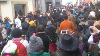 preview picture of video 'Entrada Folion Alternativo en la Plaza de Viana do Bolo Domingo de Carnaval 2013'