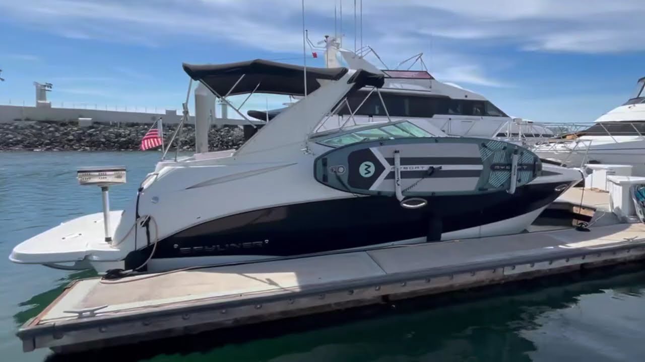 A photo of this 2011 Bayliner 285 Cruiser