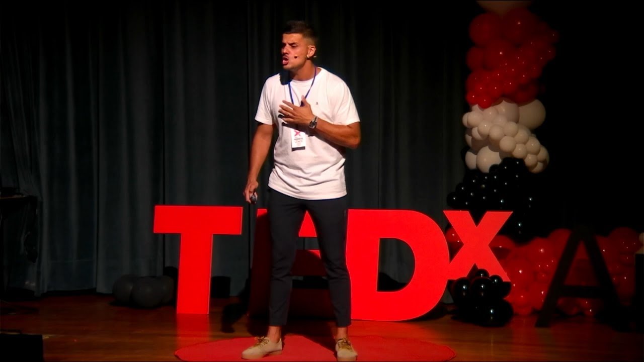 Resignifica tu pasado y cambiarás tu presente. | LLUÍS SARDÀ | TEDxArxiduc