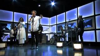 Oskar Linnros - Från balkongen (Live @ Nyhetsmorgon)