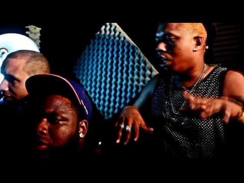 Neon El Alterao - Yo Sigo En Mi Via (Video Oficial) By @Dobleeegraphi