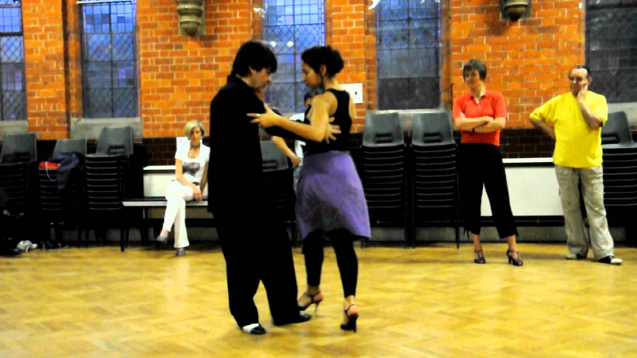 Ricardo Delgado.  TangoAr Class at St Lukes, Reading,  13 July 2011