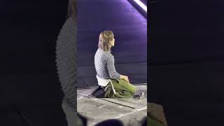 Download lagu It looks like Jimin prayed for something | Body to Body BTS Jimin. #bts #arirang #btsconcert #jimin mp3