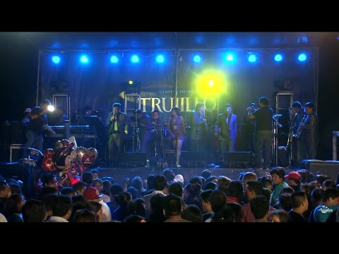 IDÉNTICA - Paloma Ajena / Dos Morenas / Traicionero (23 Aniversario)