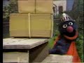 Sesame Street Super Grover Helps Carry Boxes