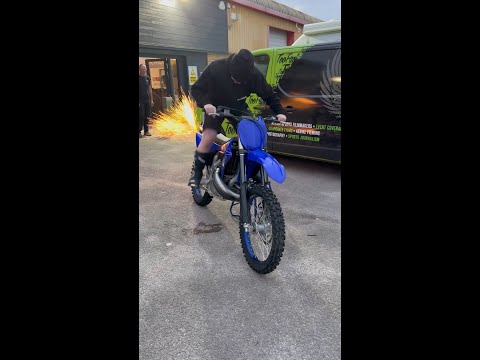 Trying to Start our New YZ500 2 Stroke for the First Time! #shorts