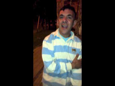 Riki Garufa cantando en ingles ( es un sin verguenza ) jajajajaj