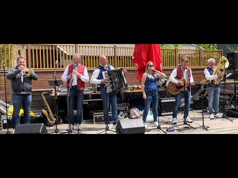 Das flotte Polkalied "Karawanken spielen auf"  singen und spielen "Die Karawanken"!