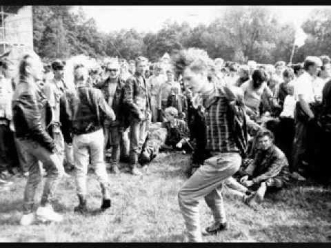 ALICE TISLER - Seal kus on veinid maas