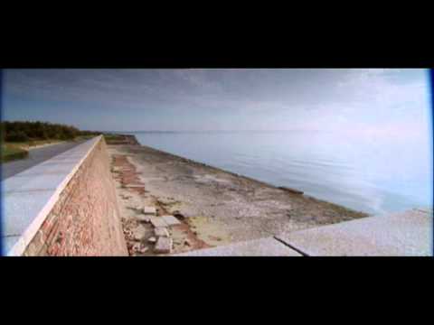 Urlaubsmaschine Prora -- Das Naziseebad auf Rügen