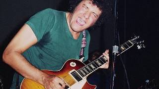 Michael Bloomfield Plays "Sweet Little Angel"