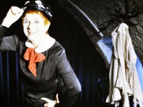 Brigitte Lebaan singt zwei Claire-Waldoff-Gassenhauer