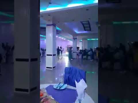 Hyrja madheshtore e ciftit, dasem.