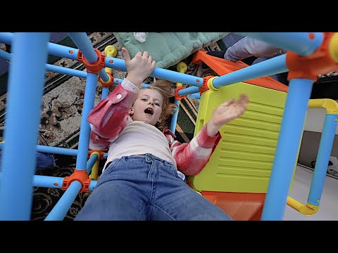 LUCiLLA HITS HER HEAD … | Bellinga Short #359