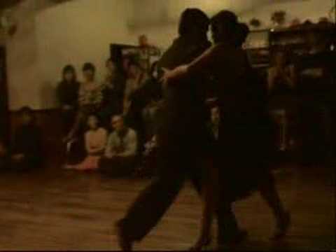  Roxana Suarez  and  Sebastian Achaval  are  dancing  to  the  tango  "  Trago Amargo  "