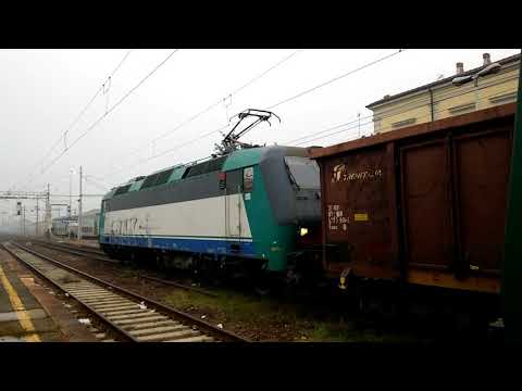 E.405-003 IN TRANSITO LENTO CON CARRI MERCI EANOS A PIADENA (CR) 25 - 11 - 2017