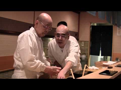 3 Michelin star Jiro Ono makes sushi in Tokyo