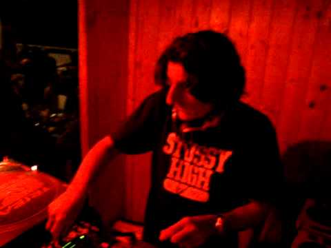 Dj FABRIZIO FATTORI LIVE @ BAGNI BIBI 22 LUGLIO 2010 Parte 1.MPG