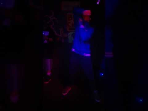 Ontem a noite foi lindo das meninas baile das patroas dancei Street dance top💕❤🎶🎵🎙👏👏👊🙏