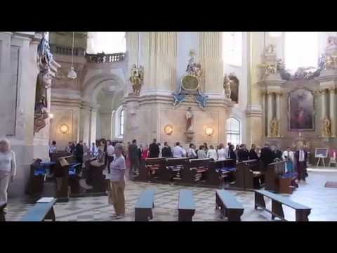 Křtiny - svatba v kostele Jména Panny Marie (autor Jiří Hlavsa).