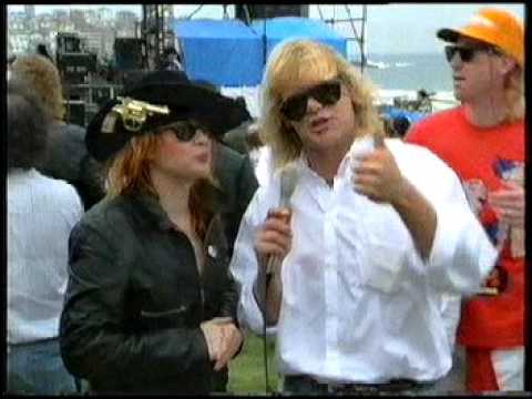 John Farnham & Chrissy Amphlett interviewed by Ray Martin (Midday Show - 1989)