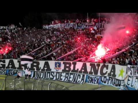 "Salta la Garra Blanca descontroladaaaaaaaaaaaaaaa!!!!!!!!!!!!!!!!!!!!!!" Barra: Garra Blanca &bull; Club: Colo-Colo