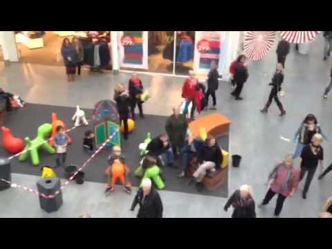 Flashmob på Eurostop Hstd.