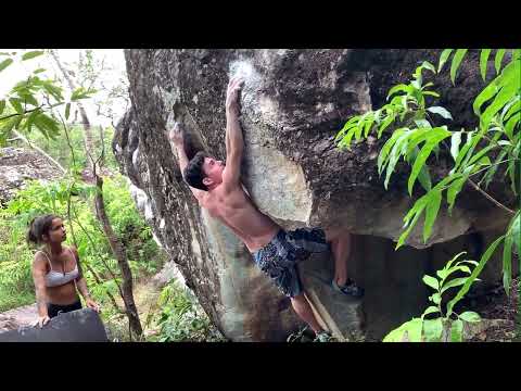 Cabeça de dinossauro, V4/5. Cocalzinho de Goiás