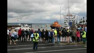 preview picture of video 'Olympic Torch - Yarmouth'