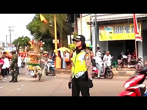 Viral! Polwan Cantik tengah Mengatur Arus Lalu Lintas di Tulungagung Jatim | IDN Cute Traffic Police