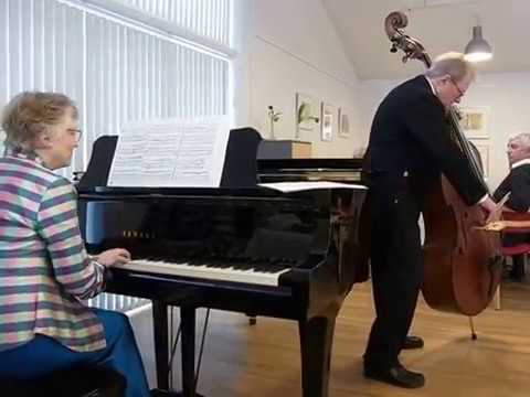 Bayrische Polka spillet på Kontrabas