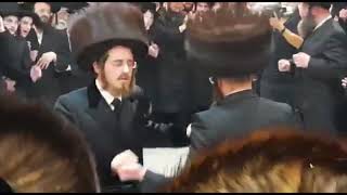 אדמו"ר סאדיגורה רוקד בחתונת יתום - אלול 5781
