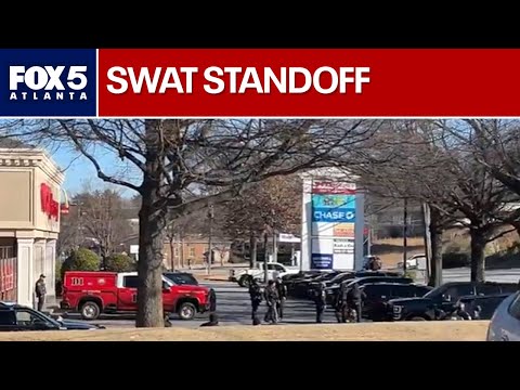 SWAT standoff with barricaded gunman underway in Atlanta | FOX 5 News