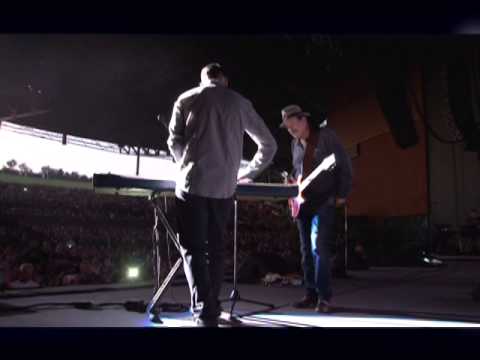 Salvador Santana - Rise Up live (2014 Corazon Tour)