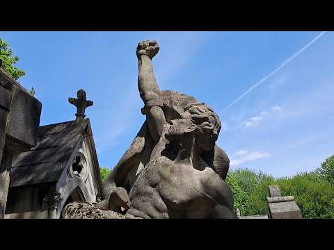 The Hidden Act of Resistance in Père Lachaise